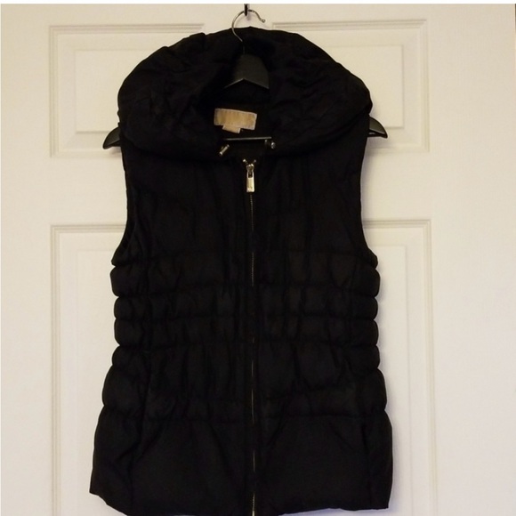 Michael Kors Women’s Black Hooded Puffer Vest Size Medium - Picture 1 of 9